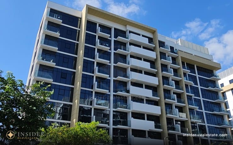 Azizi Riviera 10
