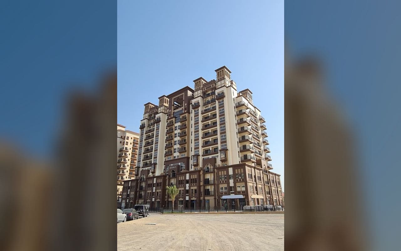 Canal Residence West Arabian Building