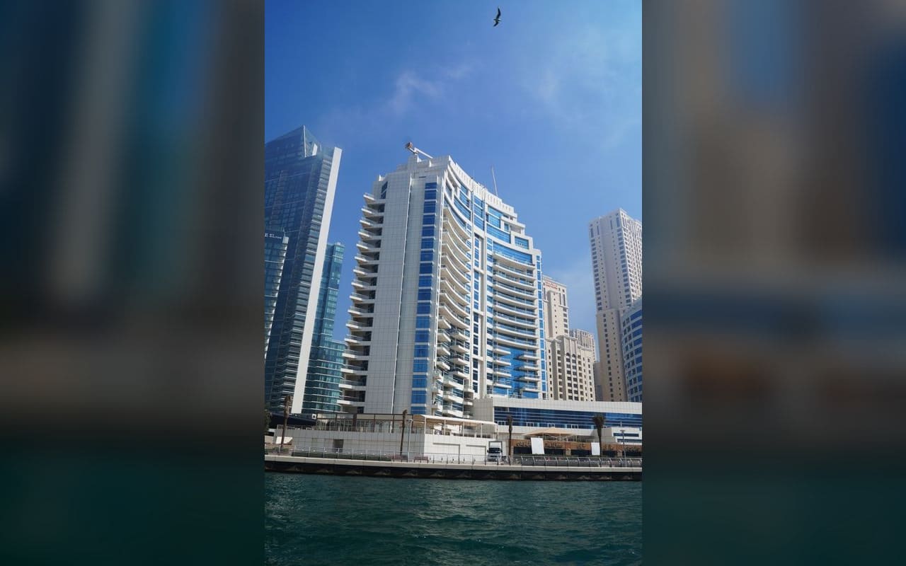 Dorra Bay