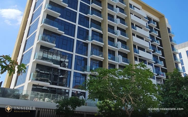 Azizi Riviera 11