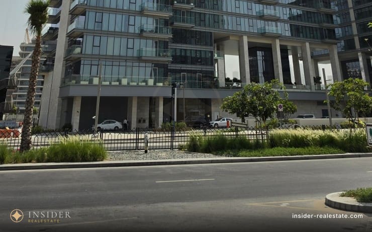 Canal Front Residence 7A